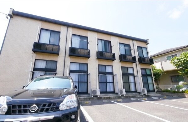 レオパレスシゲル 25566の物件外観写真